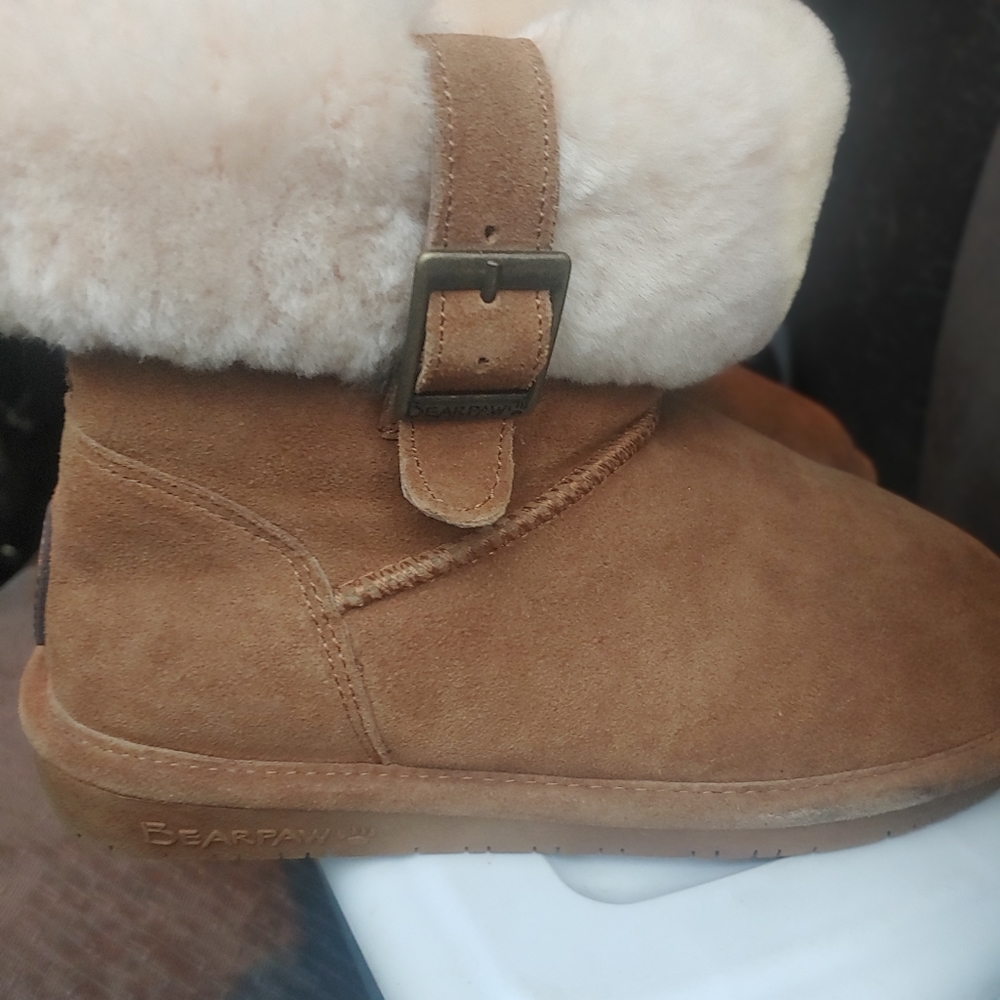 Bear Paw size 8 womens
